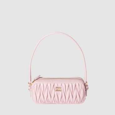 미우미우 여성 마테라쎄 나파 가죽 파우치 - Miumiu Womens Matelasse Nappa Leather Pouch 