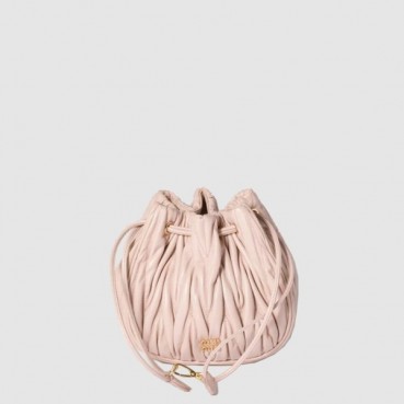 미우미우 여성 마테라쎄 나파 가죽 파우치 - Miumiu Womens Matelasse Nappa Leather Pouch 