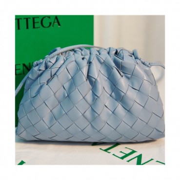 [보테가베네타]Bottega Veneta 2021 Women's Leather Pouch,22cm,BVB0626 - 보테가베네타 2021 여성용 레더 파우치,22cm,스카이블루