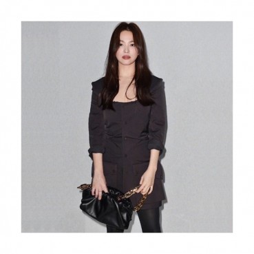 [송혜교 백] Bottega Veneta 2020 The Chain Pouch Bag / Shoulder Bag,31cm - 보테가 베네타 2020 더 체인 파우치 백 / 숄더백, 620230,BVB0553,31cm,블랙
