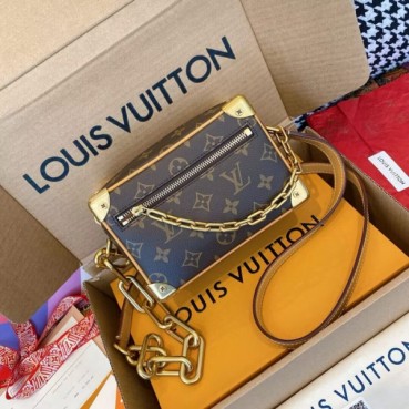루이비통 여성 미니 소프트 트렁크 체인 파우치 M68906 - Louis vuitton Mini Soft Trunk Monogram Legacy 