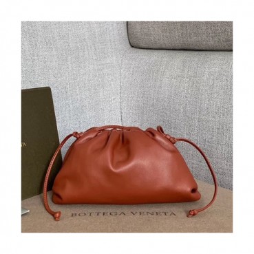 Bottega Veneta 2019 The Pouch Bag / Shoulder Bag,22cm - 보테가 베네타 2019 더 파우치 백 / 숄더백, 585852,BVB0461,22cm,브릭브라운