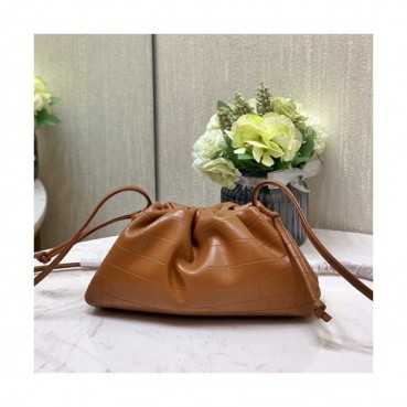 Bottega Veneta 2019 The Pouch Bag / Shoulder Bag,22cm - 보테가 베네타 2019 더 파우치 백 / 숄더백,BVB0441,22cm,브라운
