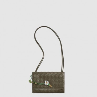 보테가 베네타 여성 안디아모 파우치 - Bottega veneta Womens Andiamo Pouch 