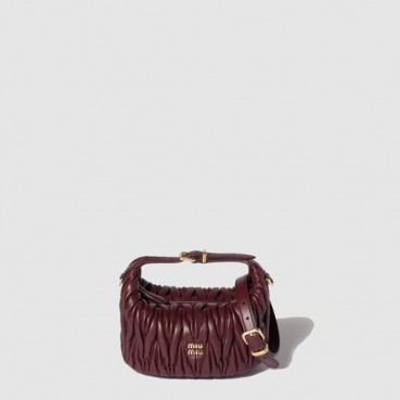 미우미우 여성 마테라쎄 나파 가죽 파우치 - Miumiu Womens Matelasse Nappa Leather Pouch 