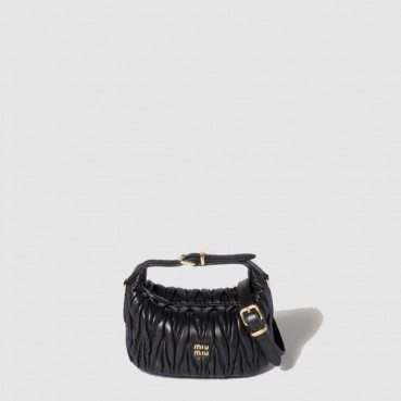 미우미우 여성 마테라쎄 나파 가죽 파우치 - Miumiu Womens Matelasse Nappa Leather Pouch 