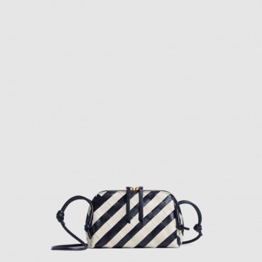 보테가 베네타 여성 콘서트 파우치 - Bottega veneta Womens Concert Pouch 