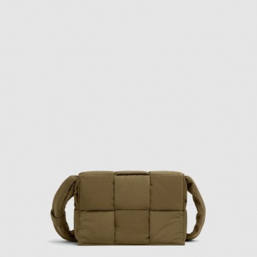 보테가베네타 남/녀 스몰 패디드 테크 카세트 - Bottega veneta Unisex Small Padded Tech Cassette 