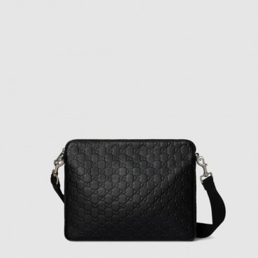 구찌 남성 GG 엠블럼 미디엄 크로스백 - Gucci Mens GG Emblem Medium Crossbody Bag 
