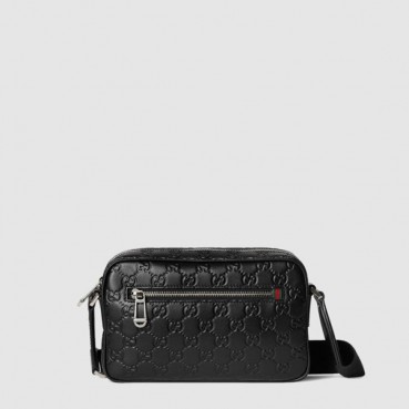 구찌 남성 GG 엠블럼 스몰 크로스백 - Gucci Mens GG Emblem Small Crossbody Bag 