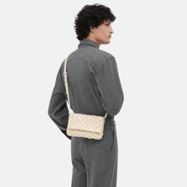 보테가베네타 남/녀 럼플 메신저 백 - Bottega veneta Unisex Rumple Bag 