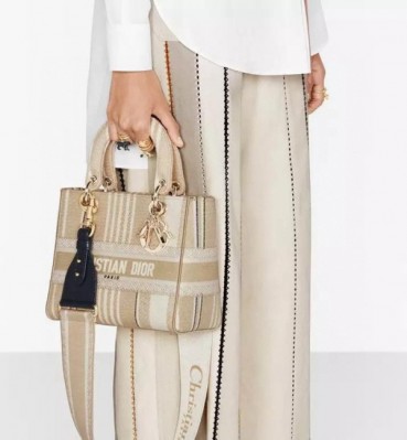 디올 여성 베이지 레이디 백 - Dior Womens Beige Lady Bag 