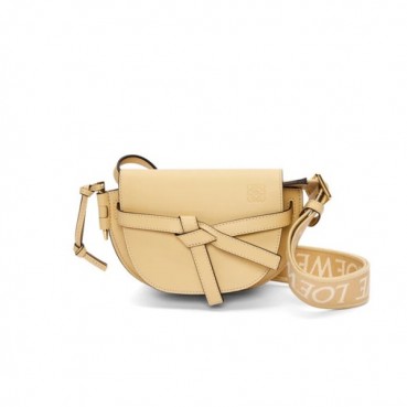 로에베 여성 베이지 크로스백 - Loewe Womens Beige Cross Bag 