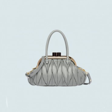 미우미우 여성 그레이 크로스백 - Miumiu Womens Gray Cross Bag 