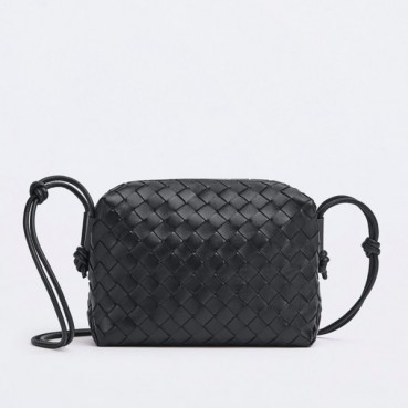 보테가베네타 여성 클래식 블랙 크로스백 - Bottega Veneta Womens Black Cross Bag 