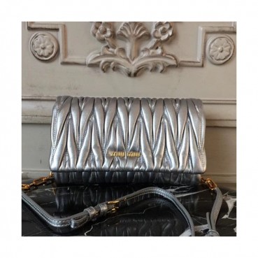 MiuMiu 2019  Matelasse Shoulder Cross Bag,19cm - 미우미우 2019 마틀라세 숄더 크로스백,5BH017, MIUB0294, 19cm,실버