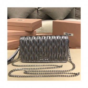 MiuMiu 2019  Matelasse  Chain Shoulder Cross Bag / Clutch Bag,19cm - 미우미우 2019 마틀라세 체인 숄더 크로스백 / 클러치백,5ZH029, MIUB0291 , 19cm,실버