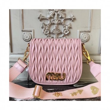 MiuMiu 2019  Matelasse Logo Shoulder Cross Bag,20cm - 미우미우 2019 마틀라세 로고 숄더 크로스백,5BH085 ,MIUB0214 , 20cm,핑크