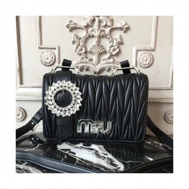 MiuMiu 2019  Matelasse Shoulder Cross Bag,22cm - 미우미우 2019 마틀라세 숄더 크로스백,5BD067  , MIUB0159, 22cm,블랙