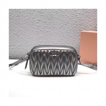 MiuMiu 2019  Matelasse Double Zip Shoulder Cross Bag,20cm - 미우미우 2019 마틀라세 더블 지퍼 숄더 크로스백,5BH539, MIUB0134 , 20cm,실버