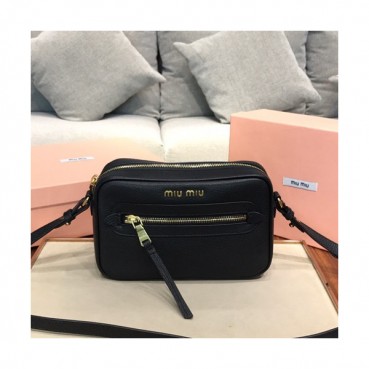 MiuMiu 2019 Camera Shoulder Cross Bag,23cm - 미우미우 2019 카메라 숄더 크로스백,5BH116, MIUB0127  , 23cm,블랙