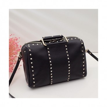 Valentino 2019  Leather Ruckstud Shoudler Cross Bag,25CM - 발렌티노 2019 레더 락스터드 숄더 크로스백,VTB0414,25CM,블랙