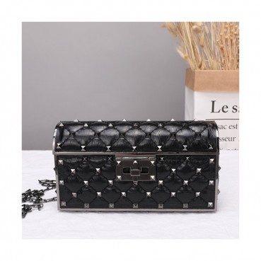 Valentino 2019  Leather Ruckstud Shoudler Cross Bag,18CM - 발렌티노 2019 레더 락스터드 숄더 크로스백,VTB0401,18CM,블랙