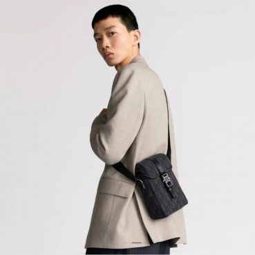 매장판 디올 남성 힛 더 로드 미니 플랩 버티컬 스트랩백 - Dior Mens Hit the Road Mini Flap Vertical Strap Bag 