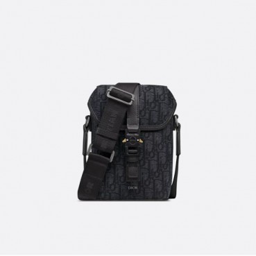 디올 남성 Hit the Road 미니 플랩 버티컬 스트랩백 - Dior Mens Hit the Road Mini Flap Vertical Strap Bag 