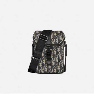 디올 남성 Hit the Road 미니 플랩 버티컬 스트랩백 - Dior Mens Hit the Road Mini Flap Vertical Strap Bag 