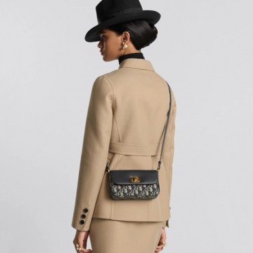 디올 여성 30 몽테뉴 에비뉴 이스트 웨스트 - Dior Womens 30 Montaigne Avenue East