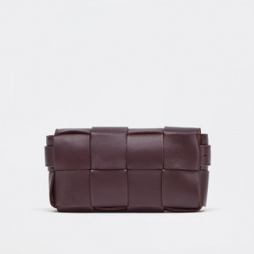 보테가베네타 남성용 버건디 카세트 벨트백 - Mens Burgundy Cassette Belt