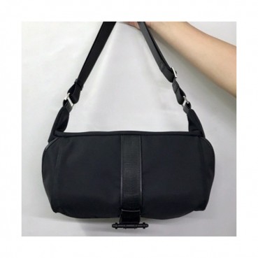 Givenchy  2019 Nylon Hip Sack Belt Bag / Shoulder Bag,30cm - 지방시 2019 나일론 남성용 힙색 벨트백 / 숄더백,GVB0219,30cm,블랙