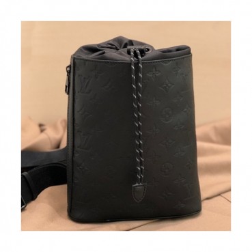 Louis Viutton 2019 Sling Bag ,24cm - 루이비통 2019 초크 슬링백 M44625,LOUB1446,24cm,블랙