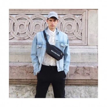 [심플한듯 센스있게 포인트]Balenciaga 2019 Canvas Belt Bag,31CM - 발렌시아가 2019 캔버스 남여공용 벨트백,BGB0126,31CM,블랙