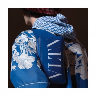 [파격특가!! 놓치면 후회해 ]Valentino 2019 Leather  Belt Bag,19/23.5CM - 발렌티노 2019 레더 남여공용 벨트백,VTB0214,19/23.5CM,블루