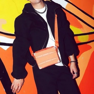 루이비통 남성 메신저 M20956 - Louis vuitton Mens Orange Cross Bag 