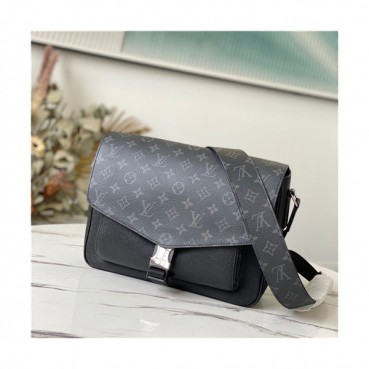 [루이비통]Louis Vuitton 2021 Men's Taigarama Messenger  Bag/Cross Bag,29cm,M30745,LOUB2322 - 루이비통 2021 남성용 레더 메신저백/크로스백,29cm,블랙