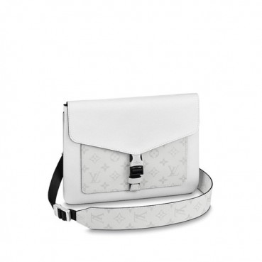 Louis Vuitton 2020 Outdoor Flap Messenger Shoulder Bag,28cm - 루이비통 2020 아웃도어 플랩 메신저 숄더백 M30411,LOUB2017,28cm,화이트