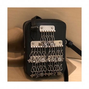 [시선강탈]Louis Vuitton 2019 Danube Messenger Shoulder Bag,16cm - 루이비통 2019 다뉴브 남여공용 메신저 숄더백 M53975,LOUB1629,16cm,블랙