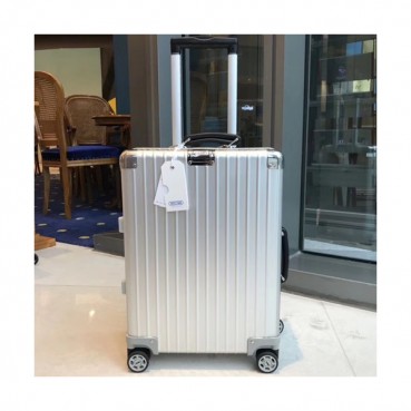 RIMOWA Classic Flight Carrier,20/24/29 in - 리모와 클래식 플라이트 남여공용 캐리어, RIMC0040,20/24/29 in,실버
