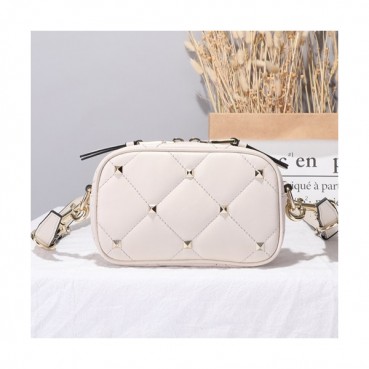 Valentino 2019 Leather Garavani Boomstud Camera Small Shoudler Bag,18CM - 발렌티노 2019 여성용 레더 가라바니 봄스터드  카메라 스몰 숄더백 ,VTB0527,18CM,화이트