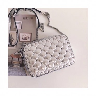 Valentino 2019 Leather Ruckstud Spike Camera Small Shoudler Bag,18.5CM - 발렌티노 2019 여성용 레더 락스터드 스파이크 카메라 스몰 숄더백 ,VTB0310,18.5CM,실버