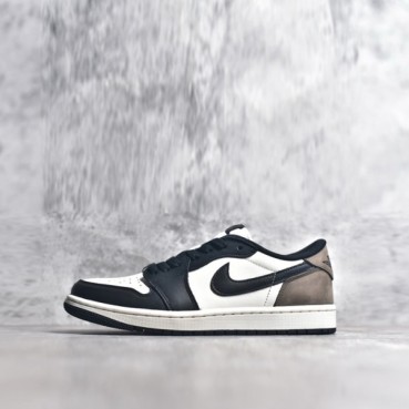 나이키 남/녀 로우 스니커즈 - Nike Air Jordan 1 Low Unisex Sneaker 