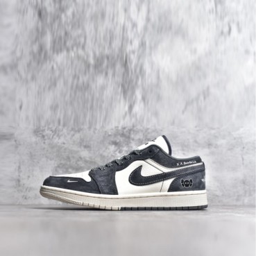 나이키 남/녀 로우 스니커즈 - Nike Air Jordan 1 Low Unisex Sneaker 