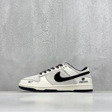 나이키 x 언디피티드 남/녀 스니커즈 - Nike SB Dunk Low x Undefeated Unisex Sneaker 