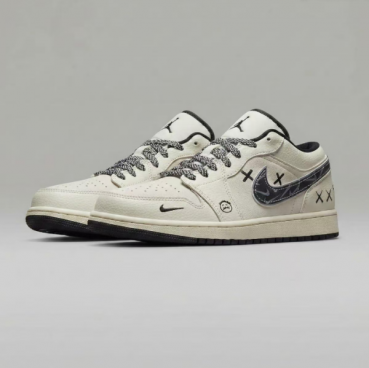 나이키 남/녀 로우 스니커즈 - Nike Air Jordan 1 Low Unisex Sneaker 