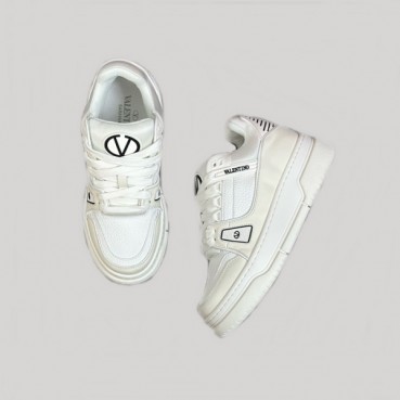 발렌티노 남/녀 화이트 스니커즈 - Valentino Unisex White Sneakers 