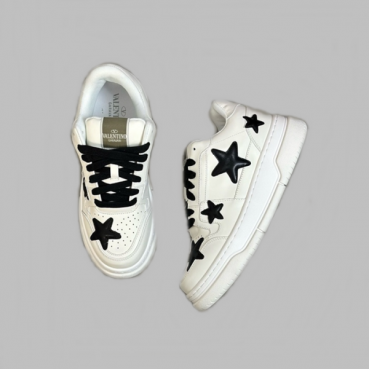 발렌티노 남/녀 화이트 스니커즈 - Valentino Unisex White Sneakers 
