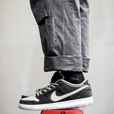 나이키 남/녀 블랙 스니커즈 - Nike SB Dunk Low Unisex Sneakers 